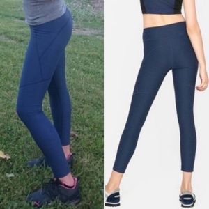 Outdoor Voices XS 3/4 warmup leggings VGUC